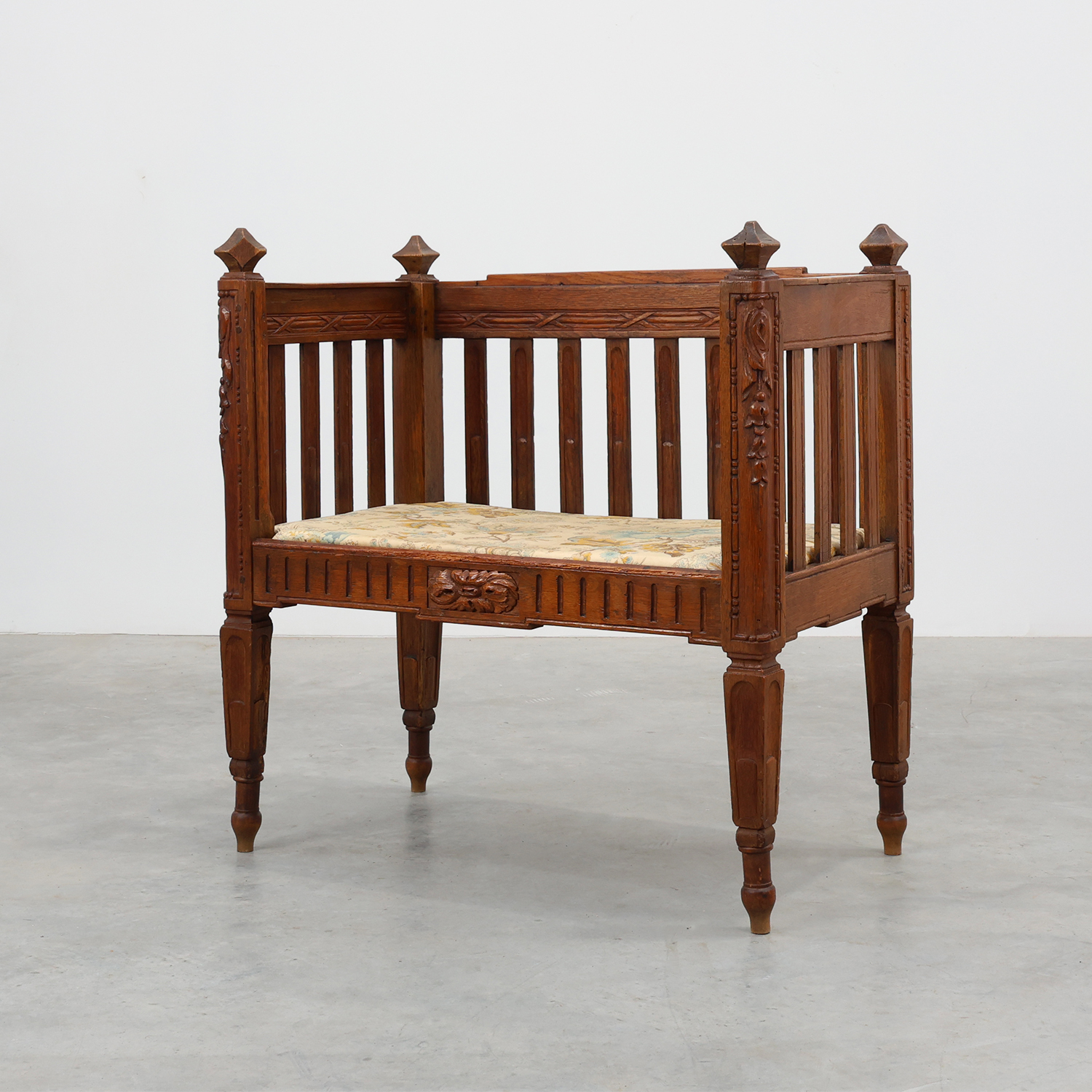 Large Arts & Crafts oak side chair, Belgium ca. 1915 -img